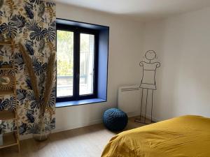 Een bed of bedden in een kamer bij Maison entière 6 personnes jardin terrasses et garage