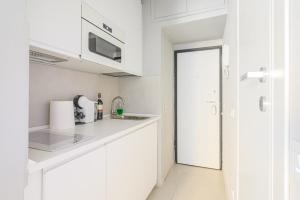 A kitchen or kitchenette at Happy Florence Ponte Vecchio Bed UpDown Még 8 kép
