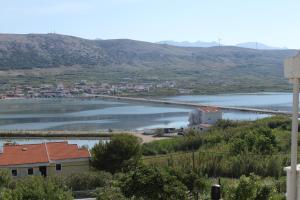 Fotografia z galérie ubytovania Apartments by the sea Pag - 6272 v destinácii Pag