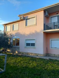 Budova, v ktorej sa apartmán nachádza