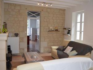 Χώρος καθιστικού στο Charmante maison avec jardin privé, cheminée et WIFI - FR-1-381-67