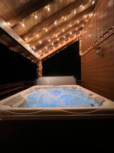 Fotografie z fotogalerie ubytování Casa de Monzel with 6-Person Jacuzzi & Panoramic View v destinaci La Bresse