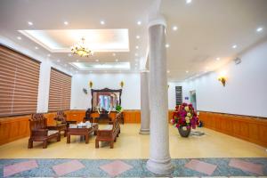 Posezení v ubytování PHÚ QUÝ HOTEL near ĐÔNG KINH MARKET