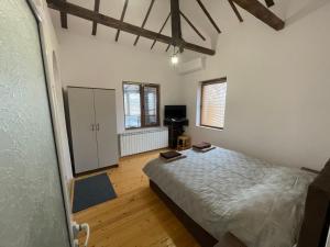 Afbeelding uit fotogalerij van DeTY’s Guest House in Drachevo