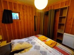La cabane du Truquet客房内的一张或多张床位