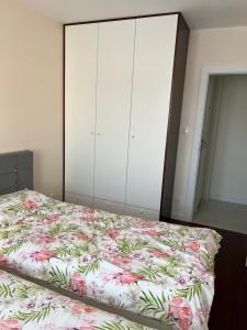 Posteľ alebo postele v izbe v ubytovaní Apartament 2 pokojowy Rzeszów
