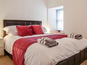 Säng eller sängar i ett rum på Carse View Cottage