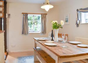 Gallery image of Yew Tree Cottage in Farnham