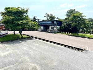Kejiranan di persekitaran atau kejiranan dekat dengan hotel