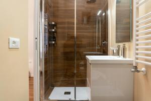 Et badeværelse på Alessandria Suites Roma + 31 billeder