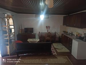 A kitchen or kitchenette at ForestRock Studio FOR SALE TOO