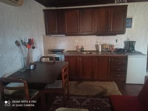 A kitchen or kitchenette at ForestRock Studio FOR SALE TOO Még 25 kép