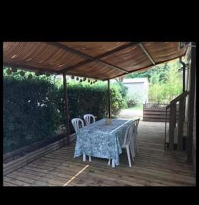 Patio alebo iná vonkajšia časť ubytovania Mobil home 4-6 personnes bord de mer Argeles sur mer camping équinoxe