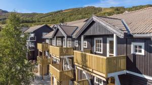 an aerial view of a row of houses at Oppdal Alpintun in Oppdal