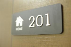 Сертификат, награда, табела или друг документ на показ в Peng Together B&B