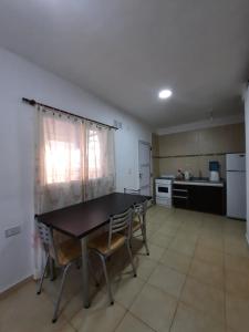 Kuchyň nebo kuchyňský kout v ubytování Don Oscar Alojamientos Oro Verde I