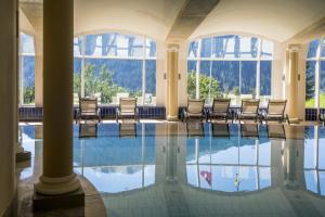 Bazén v ubytování Waldhotel & SPA Davos - for body & soul nebo v jeho okolí