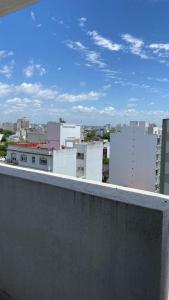 vistas a la ciudad desde el techo de un edificio en 2 amb a la calle La Perla en Mar del Plata