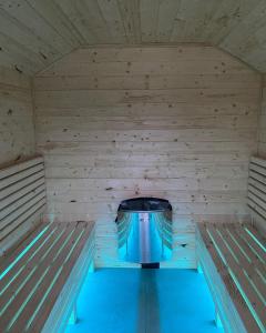 Fotografia z galérie ubytovania Holiday Hill Karpnki, Sauna, Domek Hygge-balia, Domek Lagom-jacuzzi v destinácii Karpniki