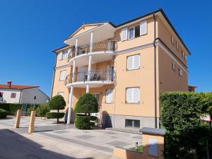Budynek, w którym mieści się apartament