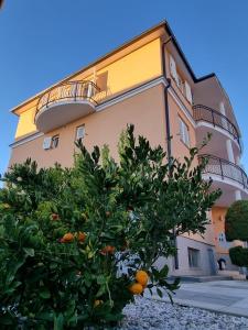 Budynek, w którym mieści się apartament