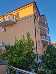 Budynek, w którym mieści się apartament