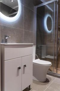 Koupelna v ubytování AN&VI Luxury apartments by stylish stays
