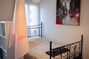 Fotografia z galérie ubytovania T1bis Wifi 25m2 Lumineux Elégant, Roubaix Centre v destinácii Roubaix