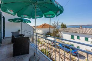 Balkón alebo terasa v ubytovaní Apartments Opacak Selce