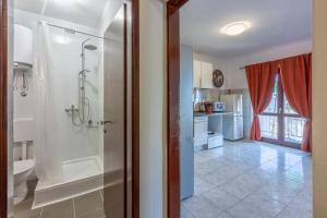 Kúpeľňa v ubytovaní Apartments Opacak Selce + 37 fotografií