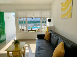 Część wypoczynkowa w obiekcie Apartamentos LlAMAR