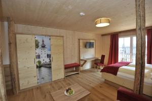 Das Dorfhotel Engl-Grafinger的休息区