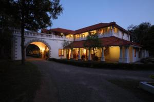 Budova, kde se hotel nachází + 9 fotografií