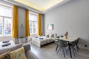 Posedenie v ubytovaní Downtown Apartment in the Heart of Budapest