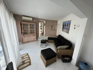 Posedenie v ubytovaní 398-casa con piscina privada