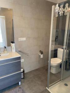 Kúpeľňa v ubytovaní 398-casa con piscina privada