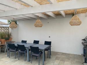 Fotografie z fotogalerie ubytování 398-casa con piscina privada v destinaci Empuriabrava
