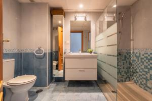 Uma casa de banho em Apartamento Dúplex Los Cartujanos I