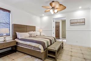 Postel nebo postele na pokoji v ubytování Villa Encore + 74 fotografií