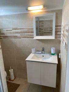 ห้องน้ำของ Petite villa au cœur de Saint-François