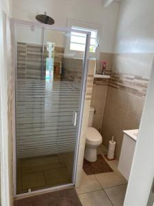 ห้องน้ำของ Petite villa au cœur de Saint-François +4 ภาพ