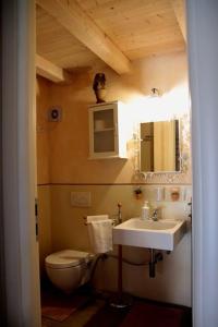 Kupatilo u objektu La Casa del Sole a Cosy Nest in Lunigiana, Tuscany