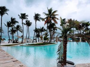 Der Swimmingpool an oder in der Nähe von Apartment Villas Mar y Sol I - Beach Home in Paradise! in Bavaro, Punta Cana