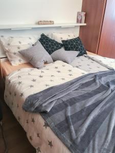 Postel nebo postele na pokoji v ubytování Studio,Panoramic view,Balcony,Parking