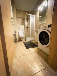 A bathroom at Prima Residence Apartment