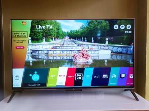 Televízia a/alebo spoločenská miestnosť v ubytovaní LIM5 - Wifi, Smart TV, Centro a 5 minutos, Playa