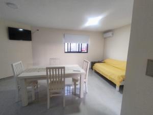 Dining area sa apartment