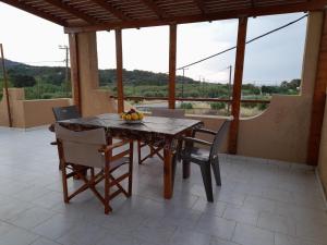 A balcony or terrace at Sunset View Appartment (Thanasis 3)