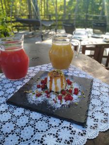 Jedlo v ubytovaní bed & breakfast alebo blízkom okolí