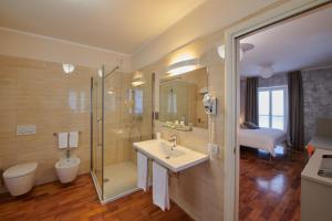 A bathroom at Foresteria La Torretta